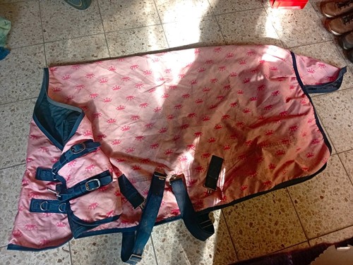 Pferdedecke rosa mit blauem